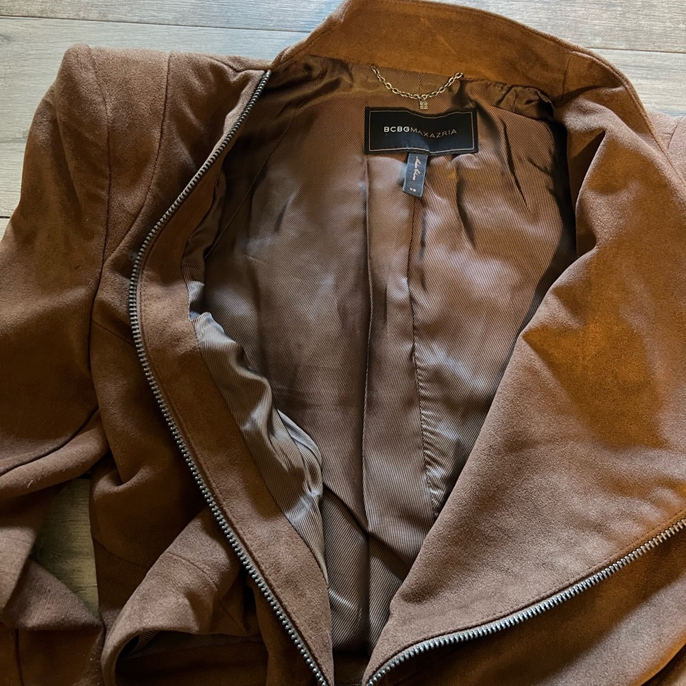 BCBGMaxAzria Cropped Suede Moto Jacket in Cognac Brown - Picture 5 of 6